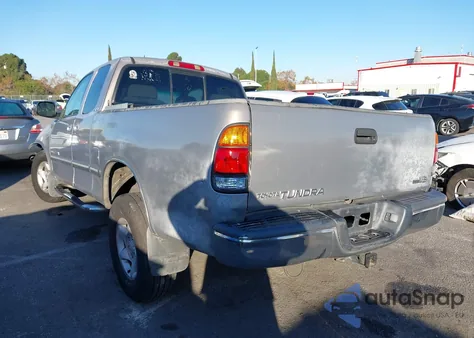 2002 Toyota Tundra Sr5 V8 z USA, uszkodzony, nr VIN 5TBRT34182S322543